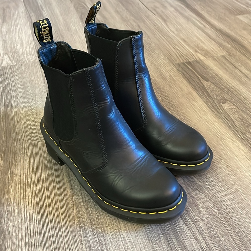 Dr Martens Chelsea Boot women’s size US 6 UK 4 black